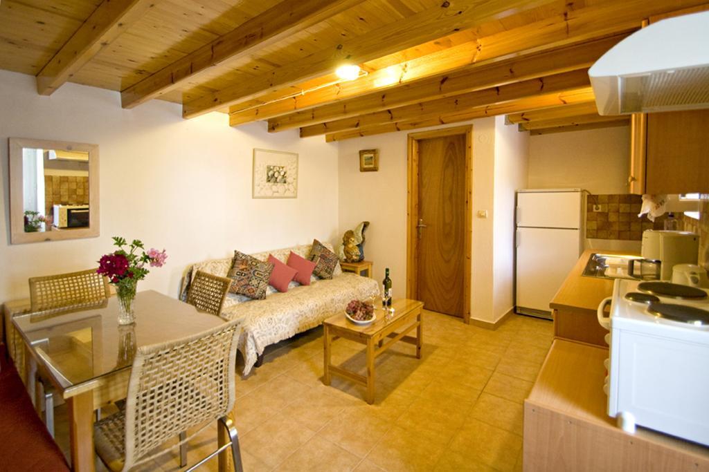 Villas Zoe Ksanemos Екстериор снимка